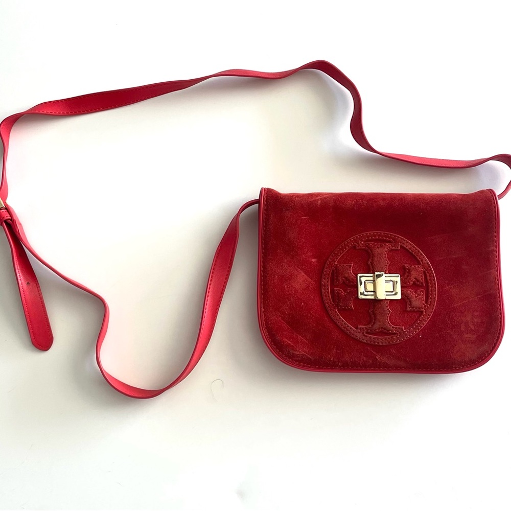 TORY BURCH RED SUADE REVA CLUTCH with strap